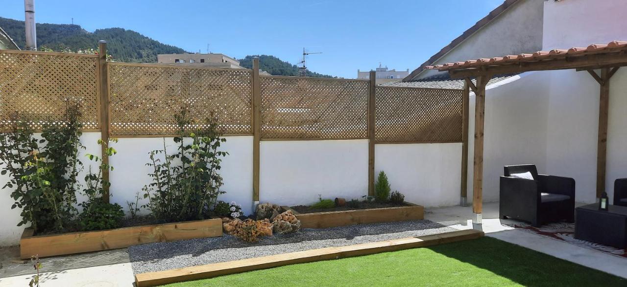 Kataenea. Apartamento En El Prepirineo Navarro. Naturaleza Aoiz Bagian luar foto